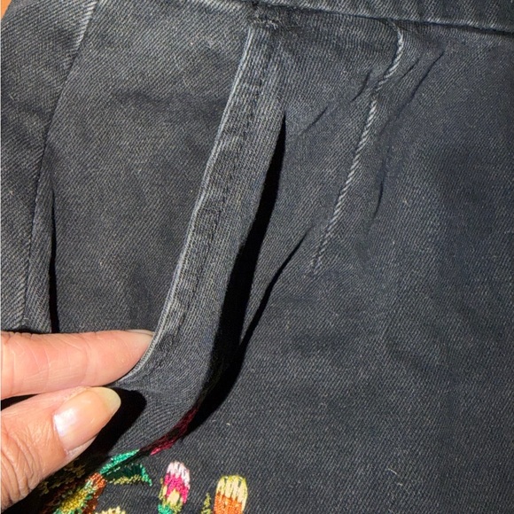 💥4/$20 Topshop Black Skirt with Colorful Floral Embroidery - Picture 4 of 10